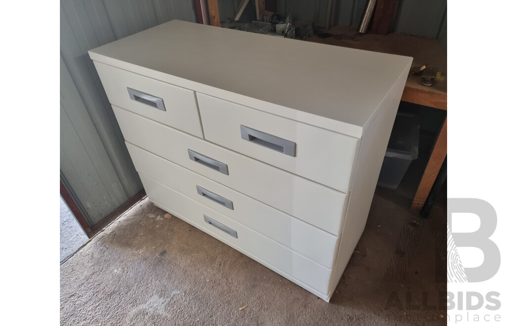 Everett-Worthington Chest of 5 Drawers
