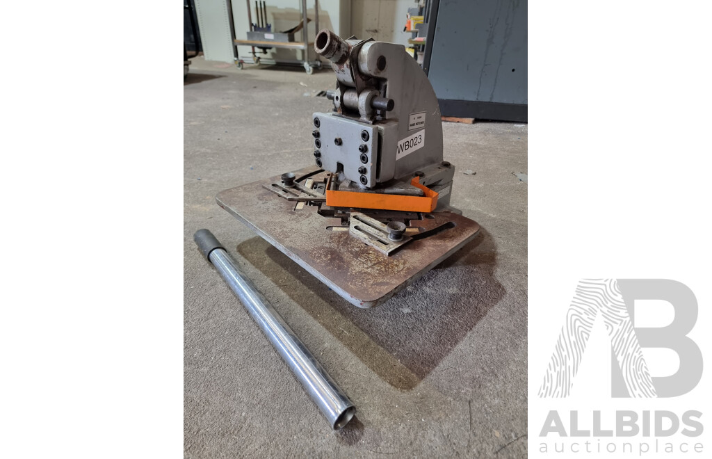 Sheet Metal Hand Notcher - 4 Ton