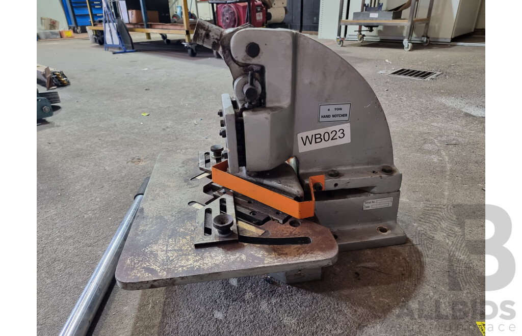 Sheet Metal Hand Notcher - 4 Ton