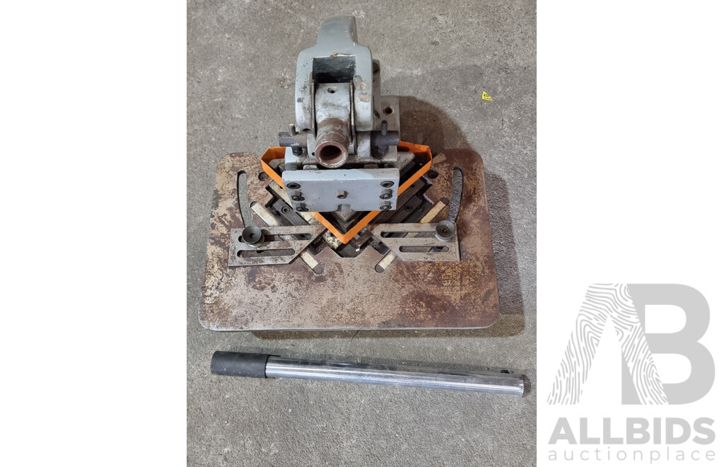 Sheet Metal Hand Notcher - 4 Ton