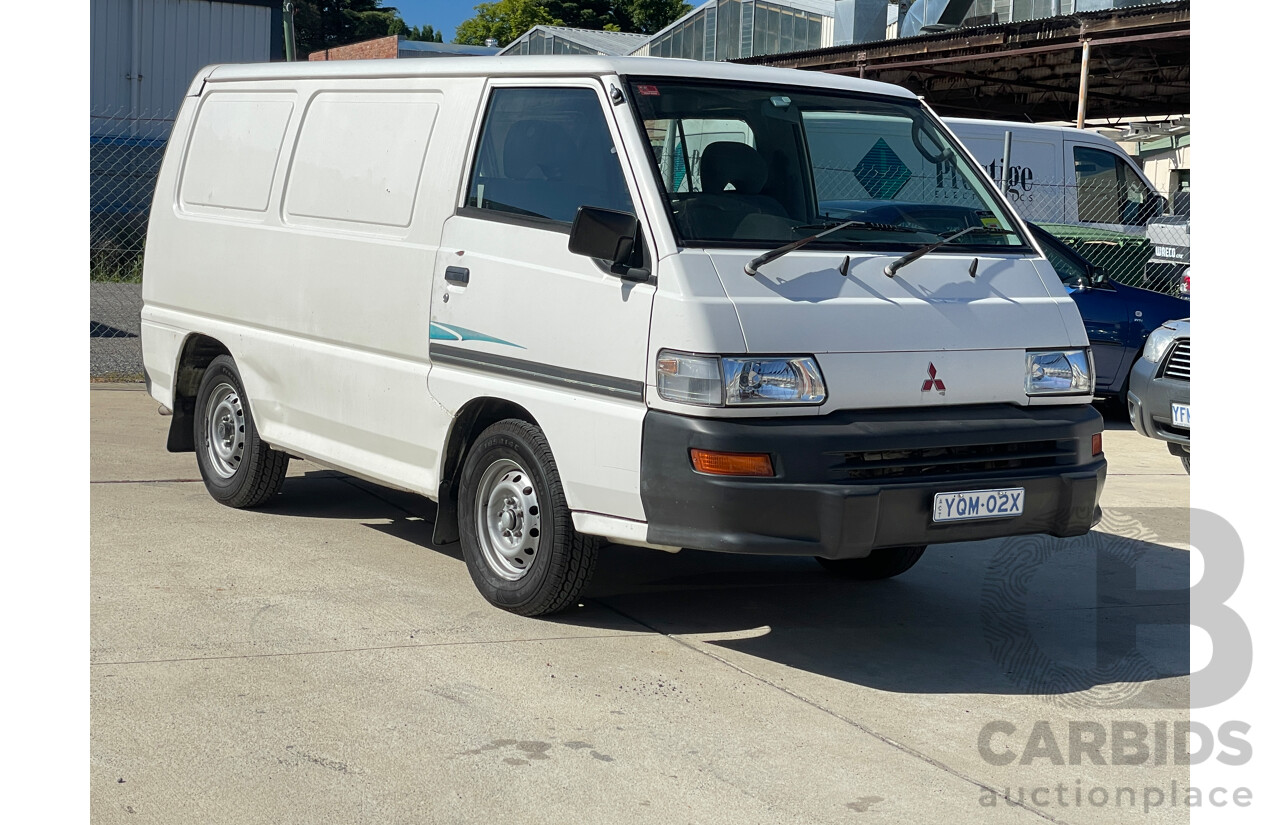 10/2003 Mitsubishi Express SWB SJ-MY03 Van White 2.0L