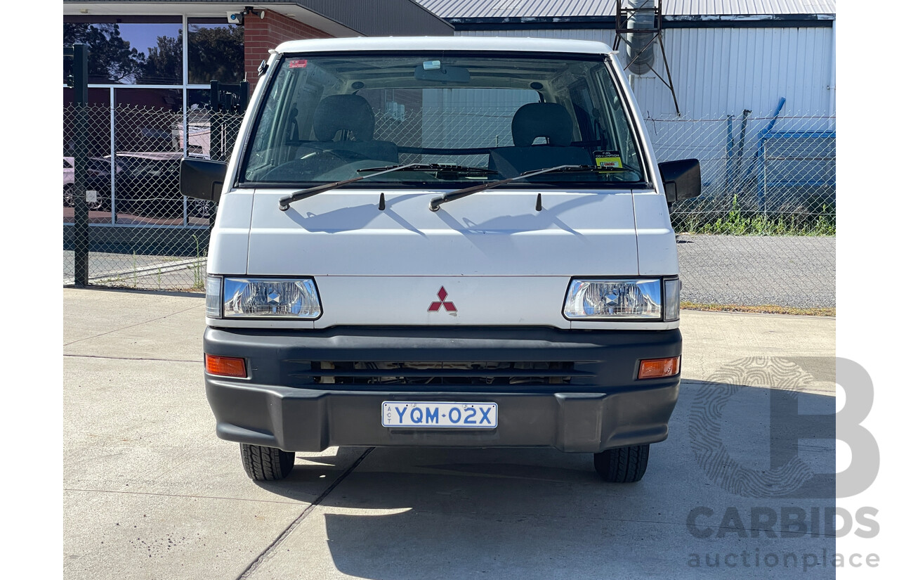 10/2003 Mitsubishi Express SWB SJ-MY03 Van White 2.0L