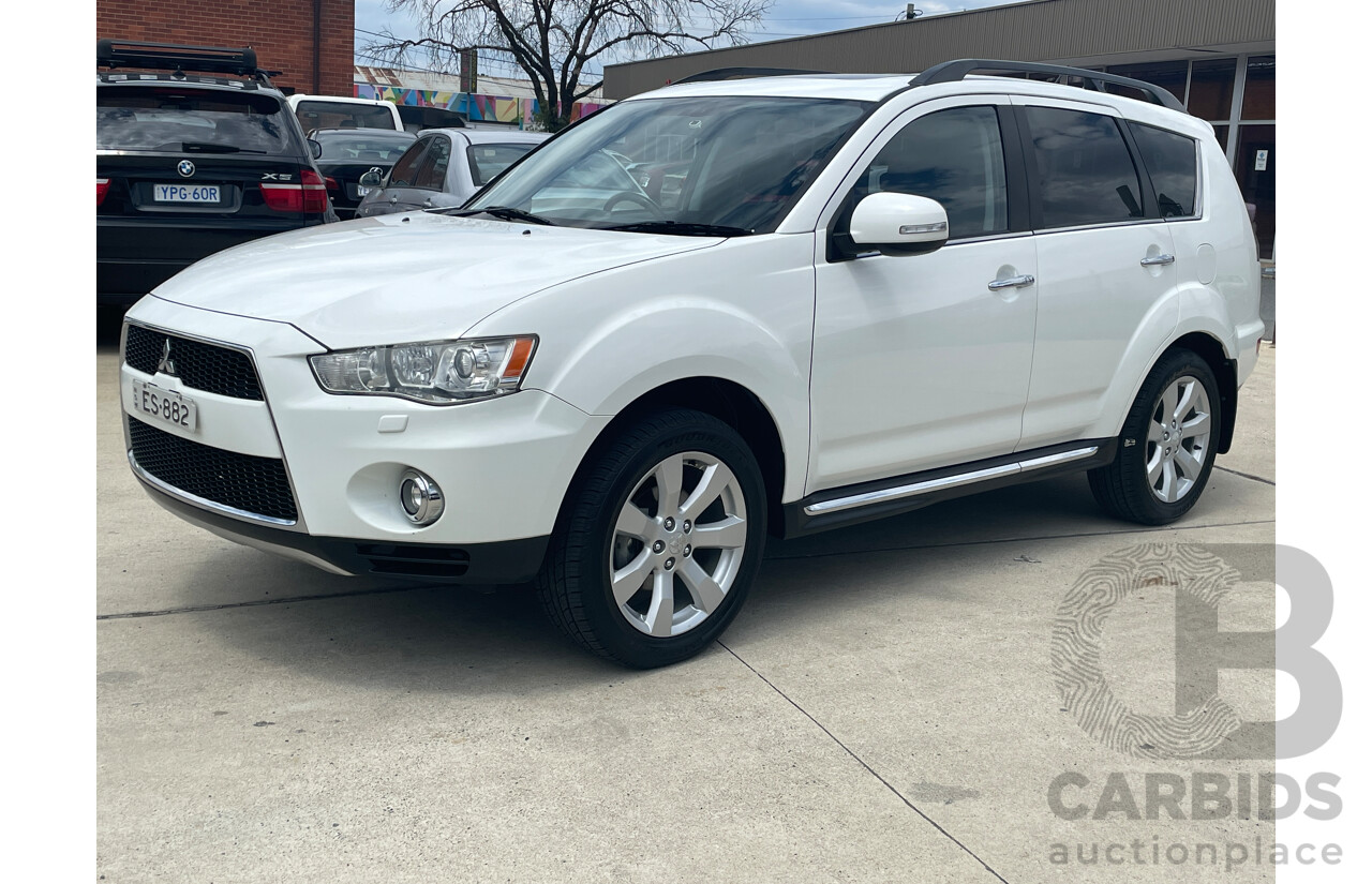 3/2012 Mitsubishi Outlander XLS Luxury ZH MY12 4d Wagon White 2.4L