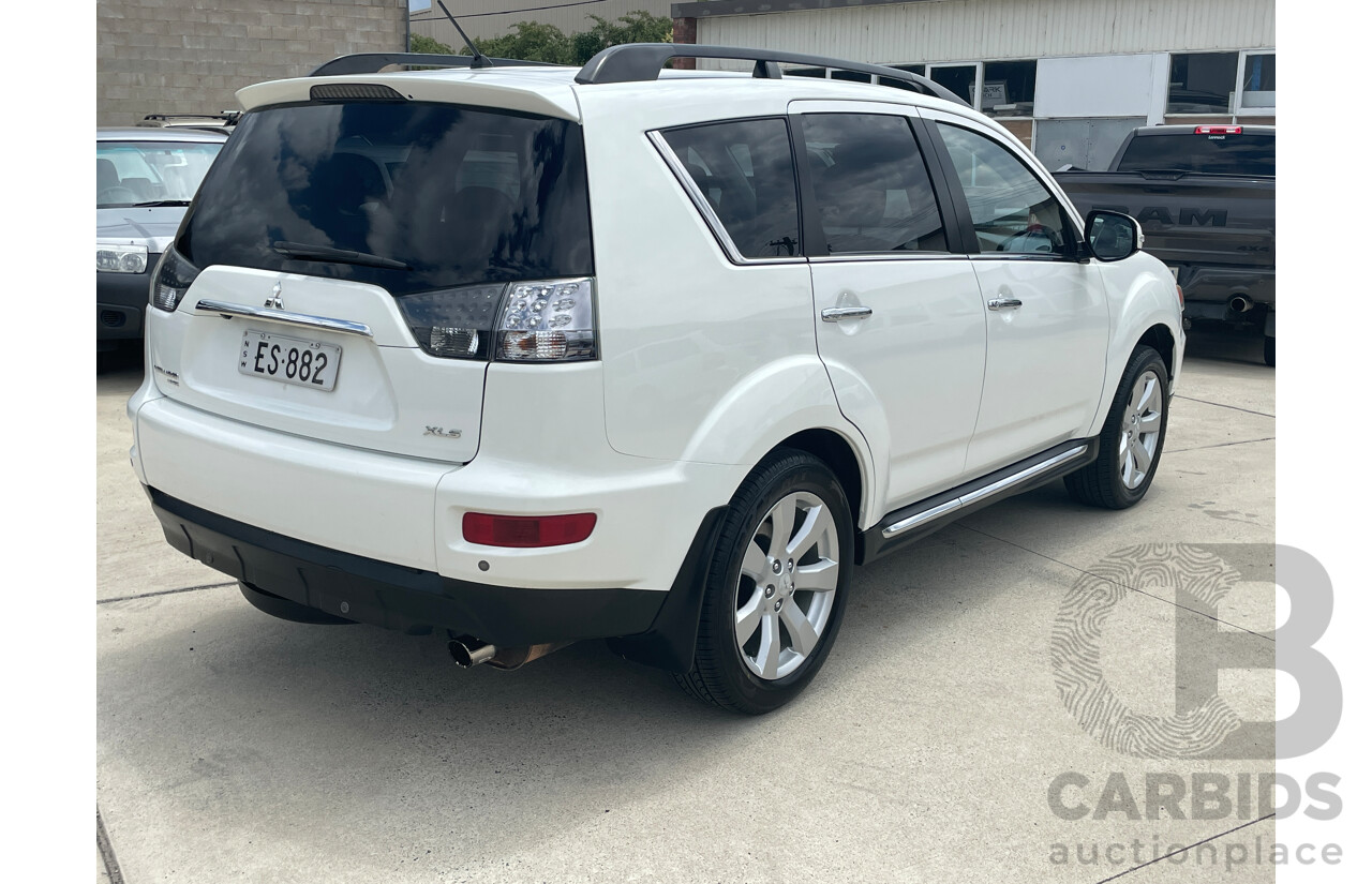 3/2012 Mitsubishi Outlander XLS Luxury ZH MY12 4d Wagon White 2.4L