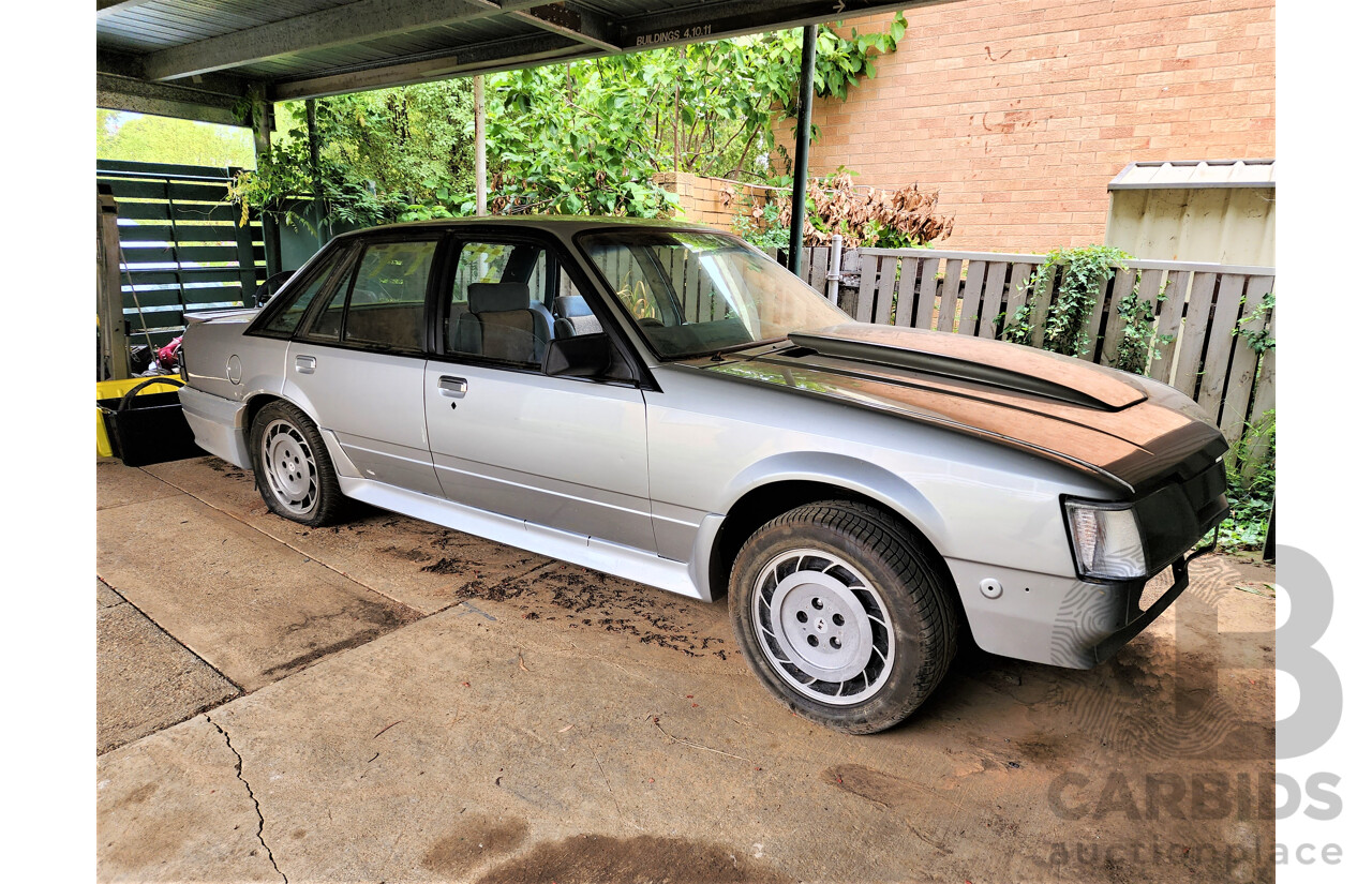 9/1984 Holden HDT VK Commodore SS Group 3 4d Sedan Asterioid Silver 5.0L V8 - Project Car with Spare Parts