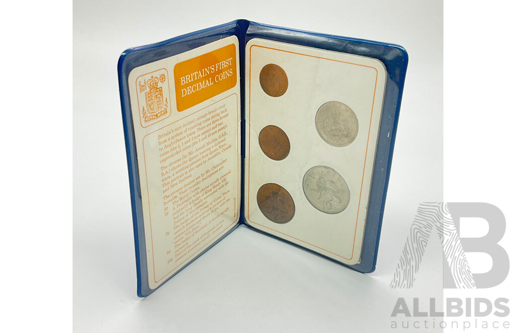 1968 Britain 1St decimal coin set.