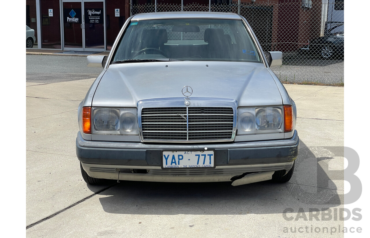 1/1992 Mercedes-Benz 200 E W124 4d Sedan Silver 2.0L