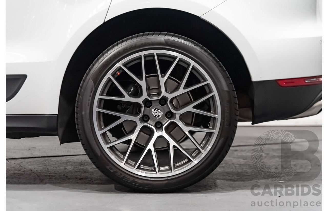 8/2020 Porsche Macan MY20 4d Wagon White 2.0L Turbo