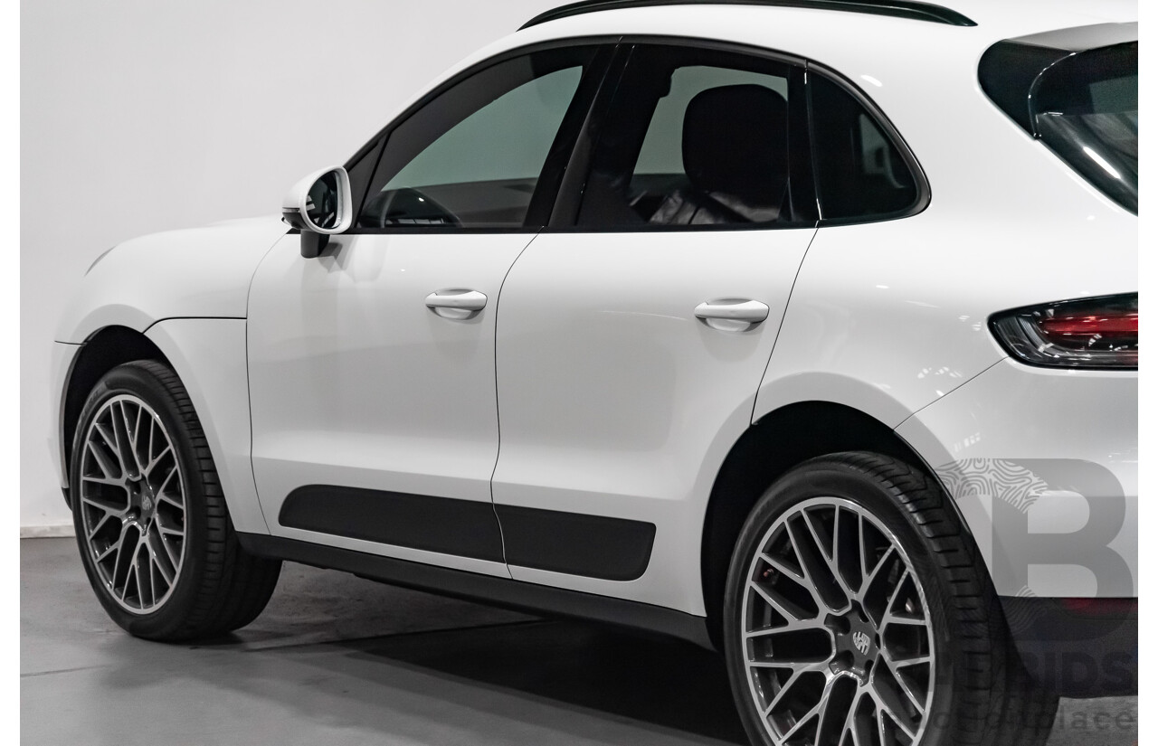8/2020 Porsche Macan MY20 4d Wagon White 2.0L Turbo