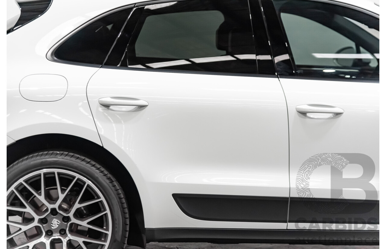 8/2020 Porsche Macan MY20 4d Wagon White 2.0L Turbo