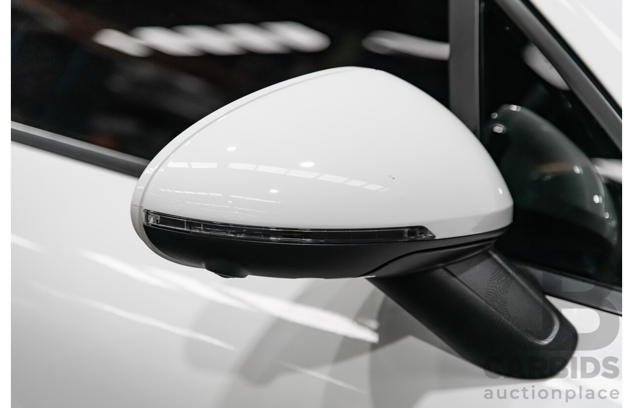 8/2020 Porsche Macan MY20 4d Wagon White 2.0L Turbo