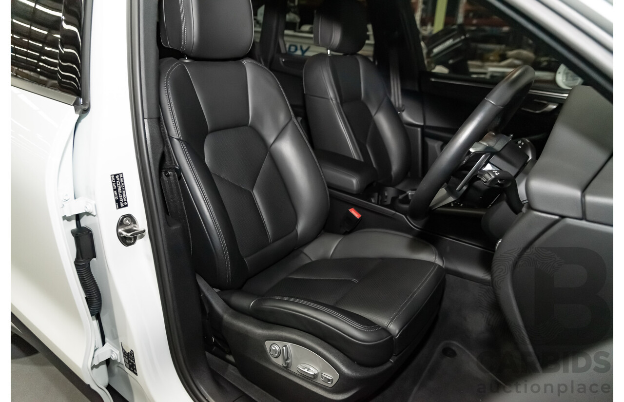 8/2020 Porsche Macan MY20 4d Wagon White 2.0L Turbo