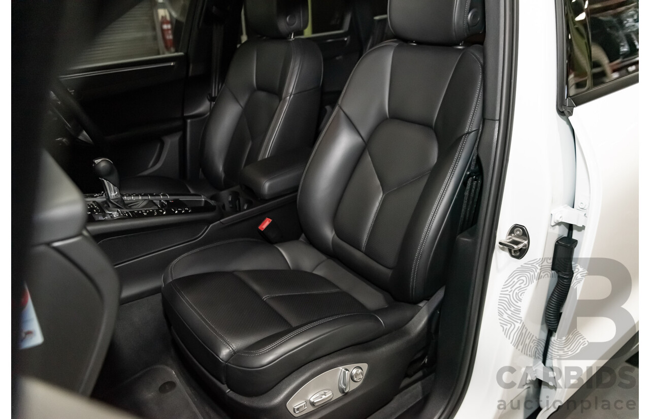 8/2020 Porsche Macan MY20 4d Wagon White 2.0L Turbo