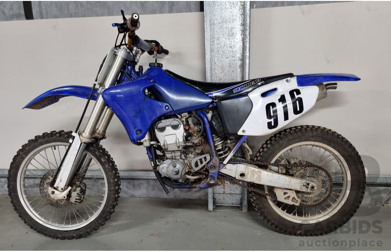 2000 Yamaha YZ426 Motorcycle - VIN: JYACJ01C5YA002024