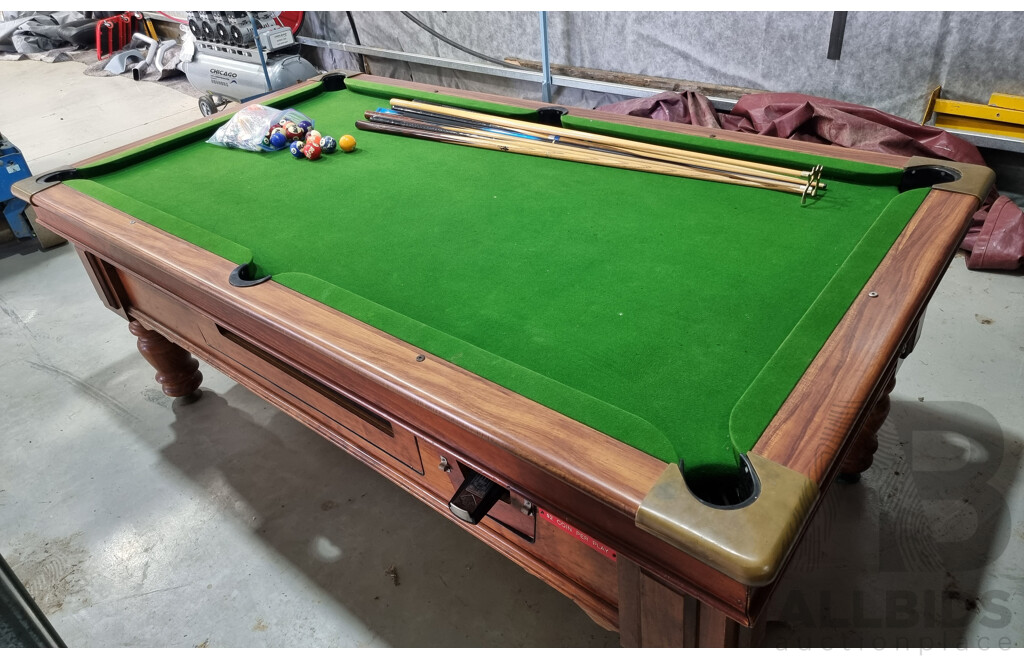 Pool/Billiards Table - Pub Style