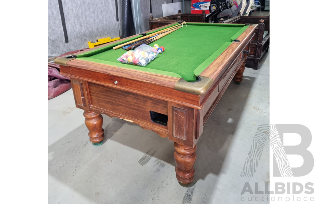 Pool/Billiards Table - Pub Style