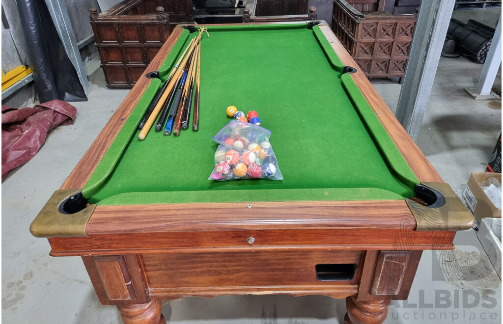 Pool/Billiards Table - Pub Style