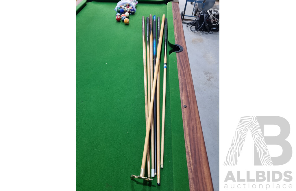 Pool/Billiards Table - Pub Style