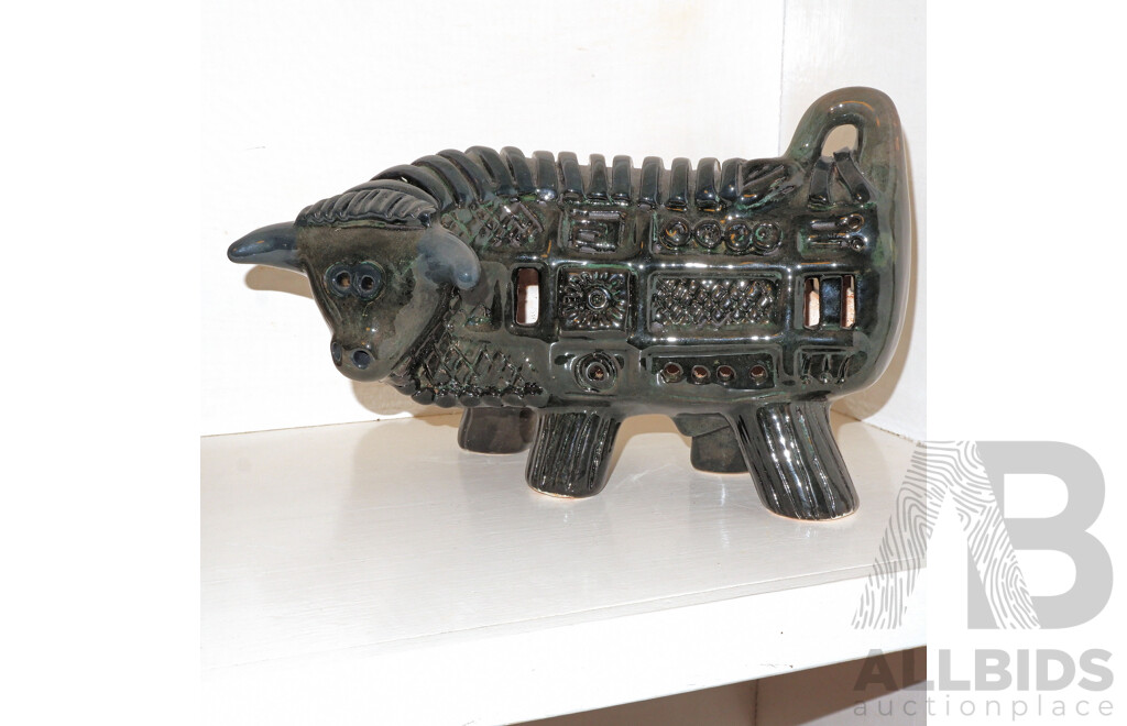 Gus and Betty McLaren Glazed Slip-Cast Earthenware Bull, Incised Signature McLAREN, Length 30cm