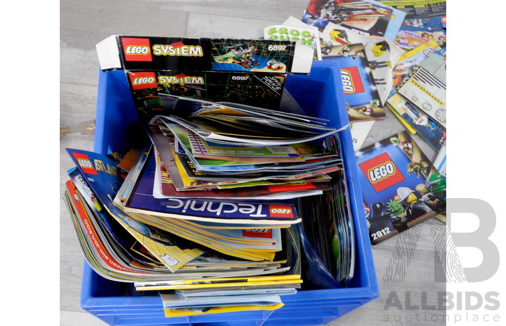 Collection of Approximately 17Kg of Lego & Instruction Manuals Including Ninjago, Lego City, Space Force & More