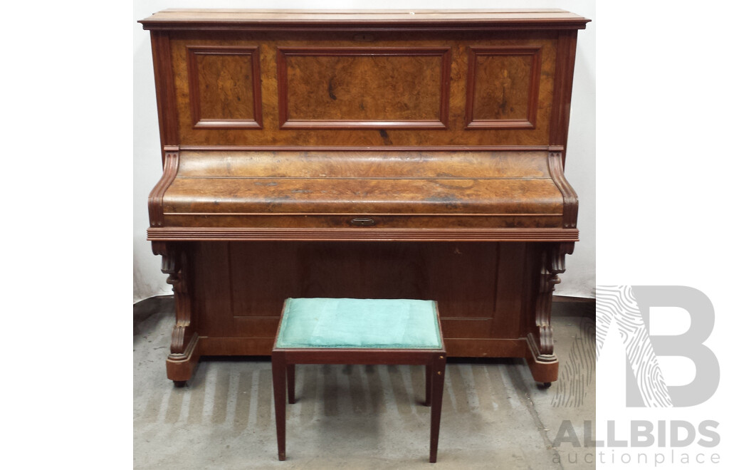 Paling Universal Upright Piano