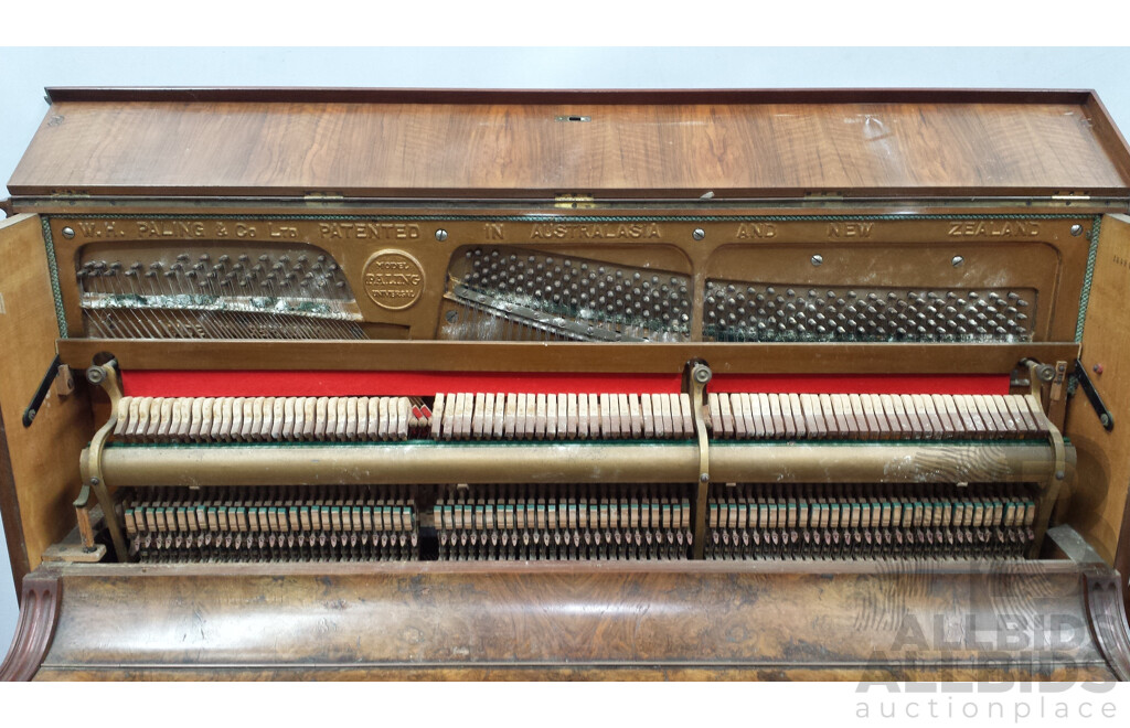 Paling Universal Upright Piano