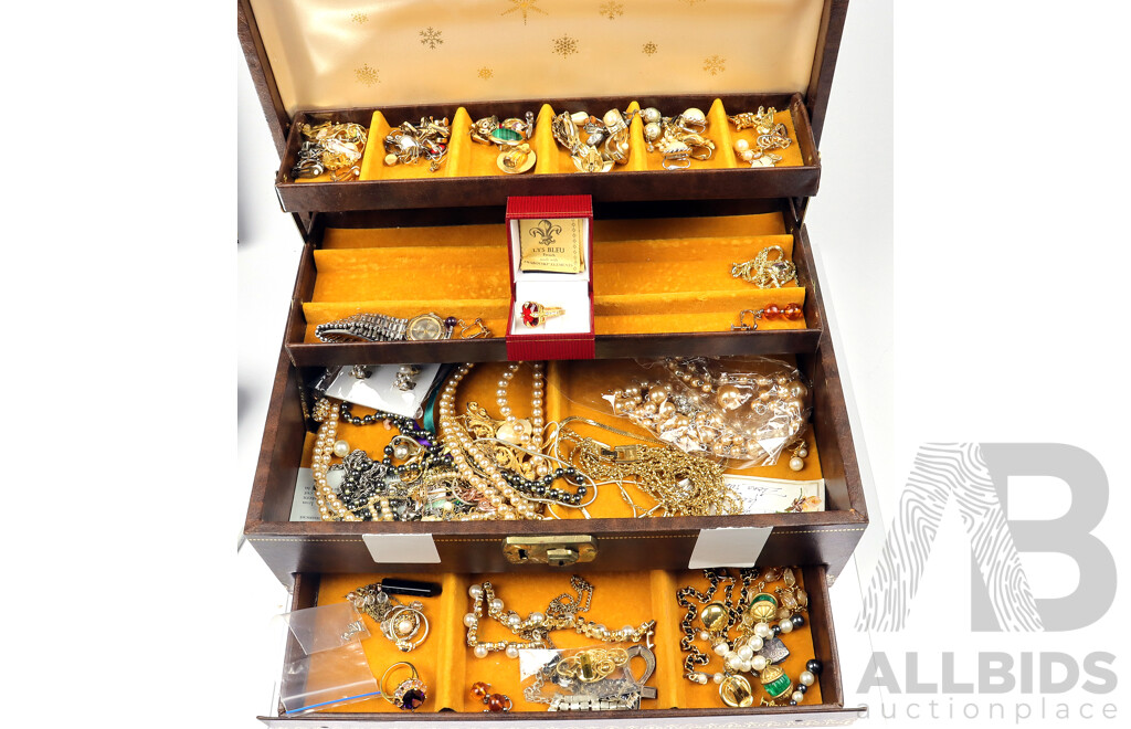 Vintage Jewellery Box with Large Assortment of Jewellery Items