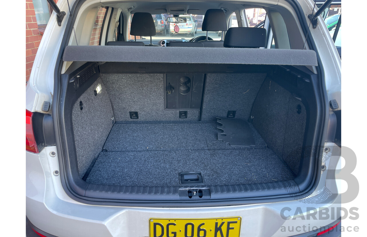 4/2012 Volkswagen Tiguan 132 TSI (4x4) 5NC MY12 4d Wagon White 2.0L