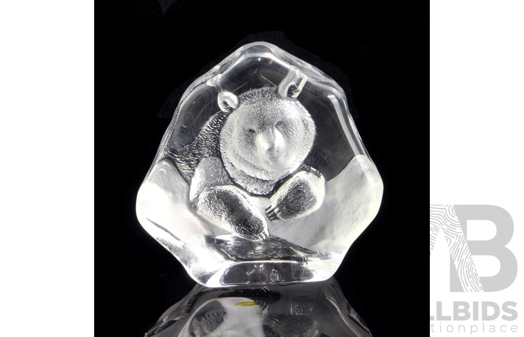 Swedish Mats Jonasson Bear Crystal Paperweight - Signed and Numbered 3564