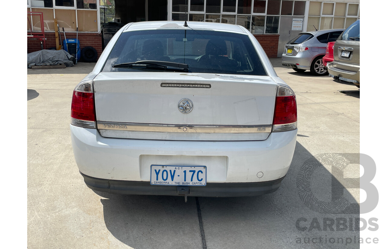 1/2005 Holden Vectra CD ZC MY04 4d Sedan White 2.2L