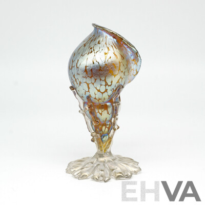 Austrian Loetz Art Nouveau Iridescent Glass 'Candia Papillon' Conch Shell Vase Circa 1900, Height 17.5cm