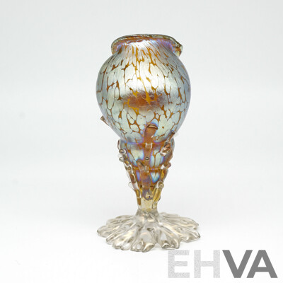 Austrian Loetz Art Nouveau Iridescent Glass 'Candia Papillon' Conch Shell Vase Circa 1900, Height 17.5cm