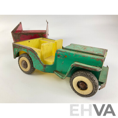 Vintage Wyn-Toys Pressed Steel Jeep and Trailer, Made in Australia