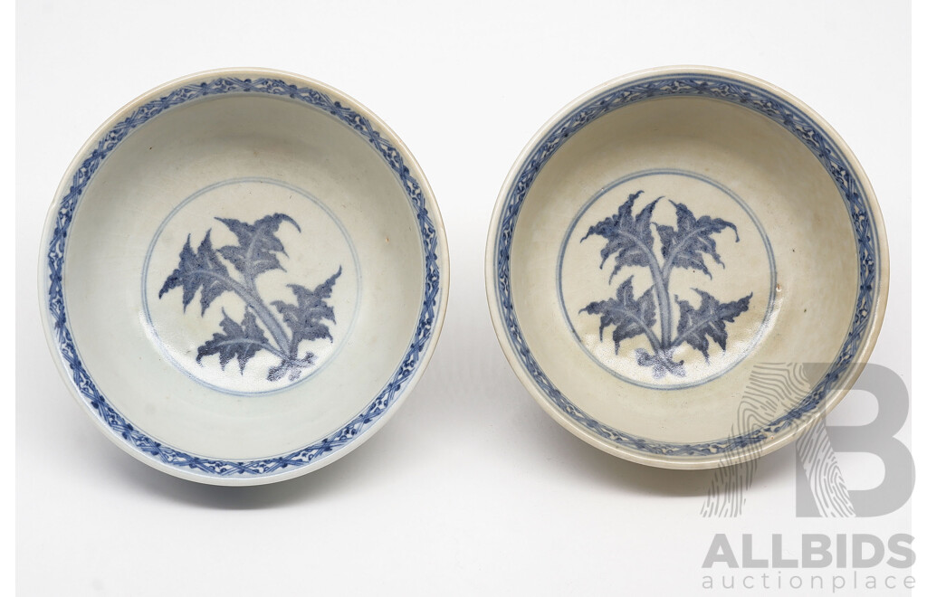 Rare Pair of Chinese Ming Dynasty Blue & White ‘Musk Mallow’ Bowls, 15th/16th Century, Diameter 15.5cm, (2)