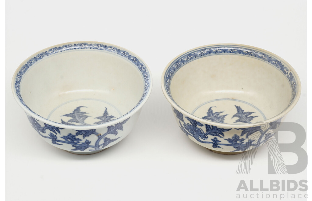 Rare Pair of Chinese Ming Dynasty Blue & White ‘Musk Mallow’ Bowls, 15th/16th Century, Diameter 15.5cm, (2)