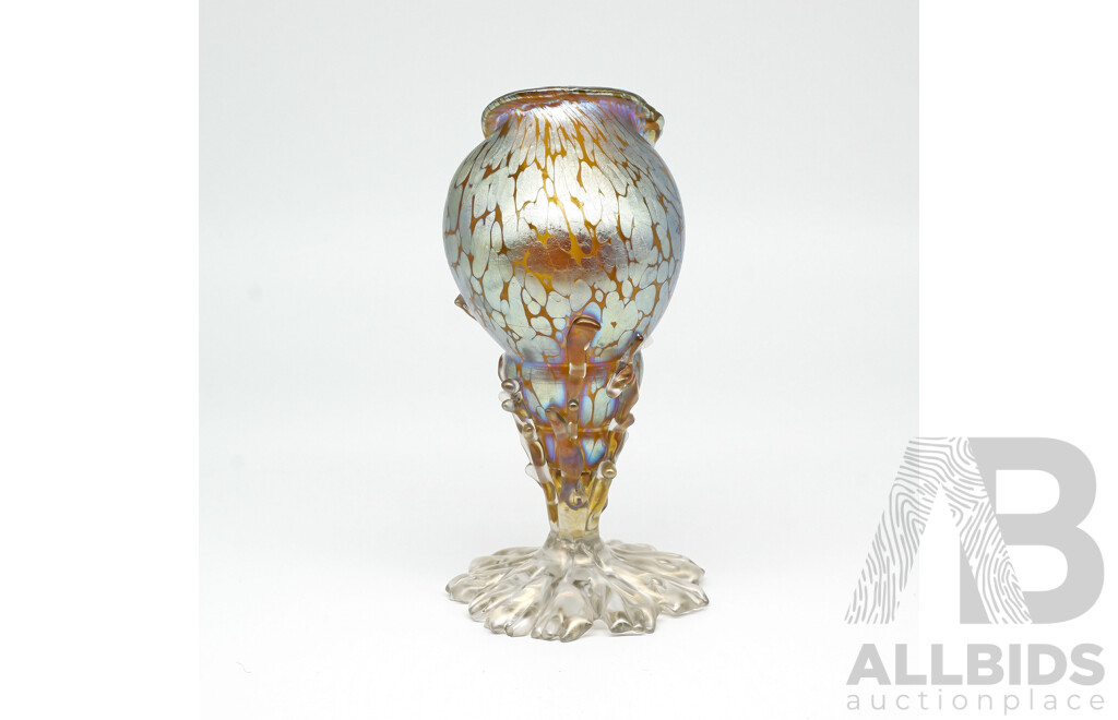 Austrian Loetz Art Nouveau Iridescent Glass 'Candia Papillon' Conch Shell Vase Circa 1900, Height 17.5cm