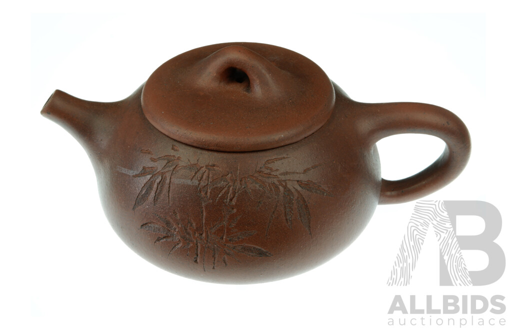 Vintage Chinese Yi Xing Lidded Teapot with Incised Bamboo Motif