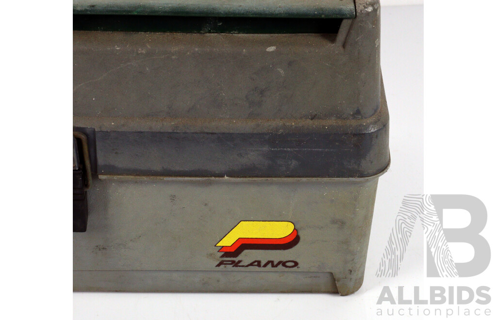 Good Collection of Vintage Fishing Lures in Plastic Tackle Box