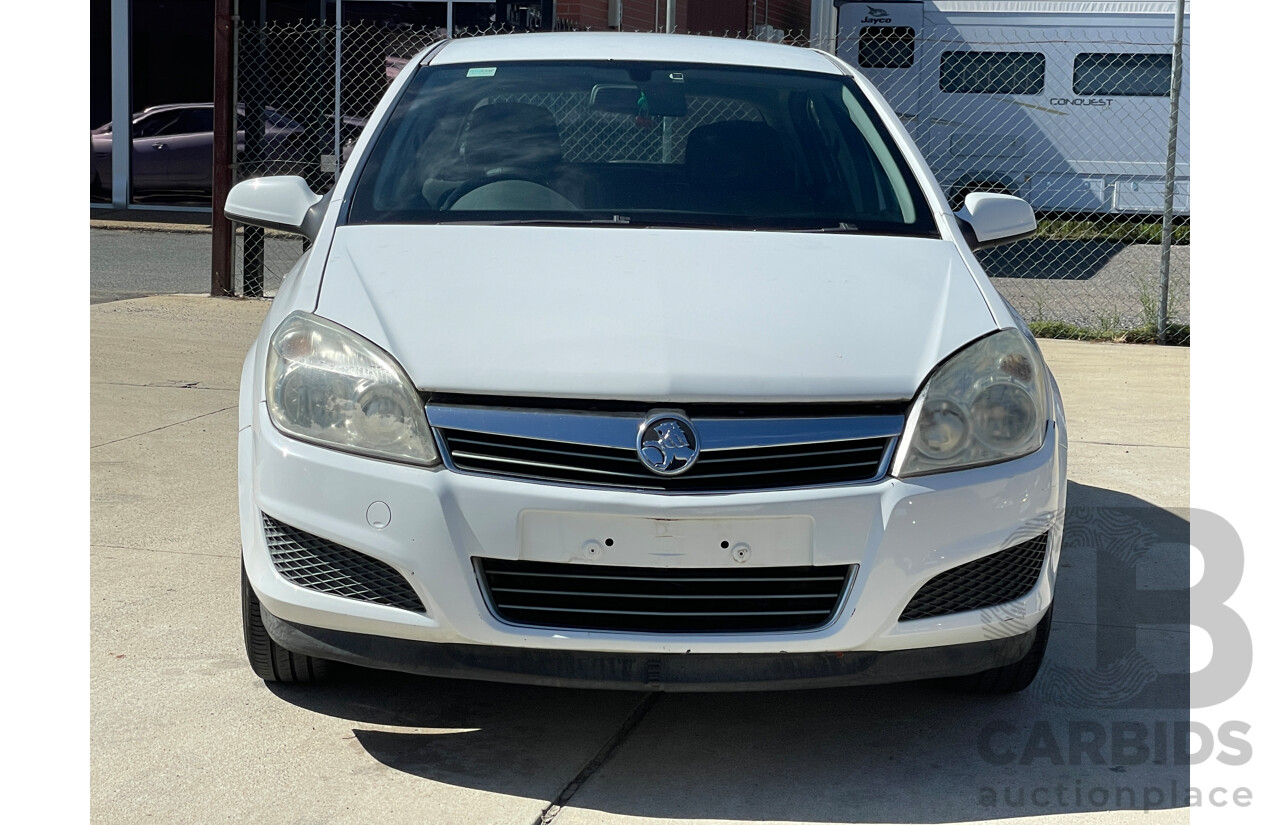 7/2007 Holden Astra CD AH MY07 5d Hatchback White 1.8L