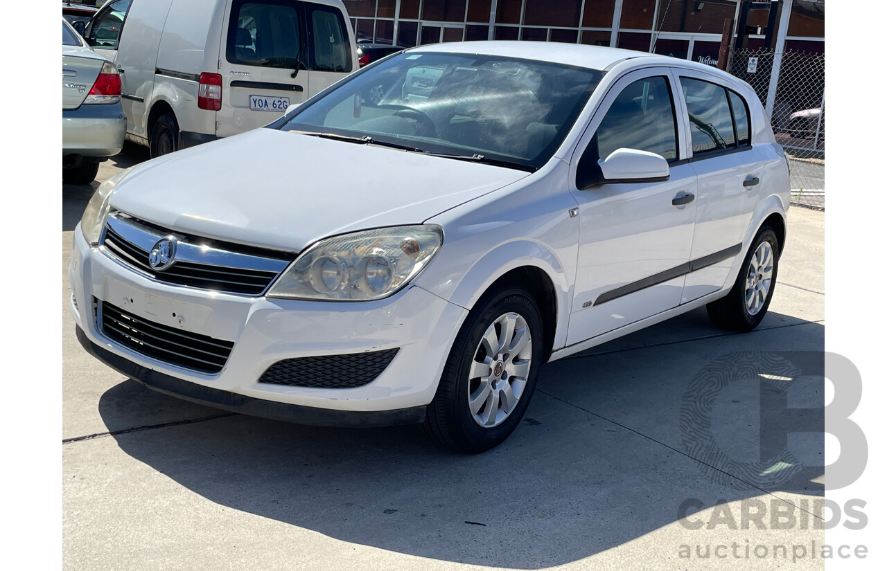 7/2007 Holden Astra CD AH MY07 5d Hatchback White 1.8L