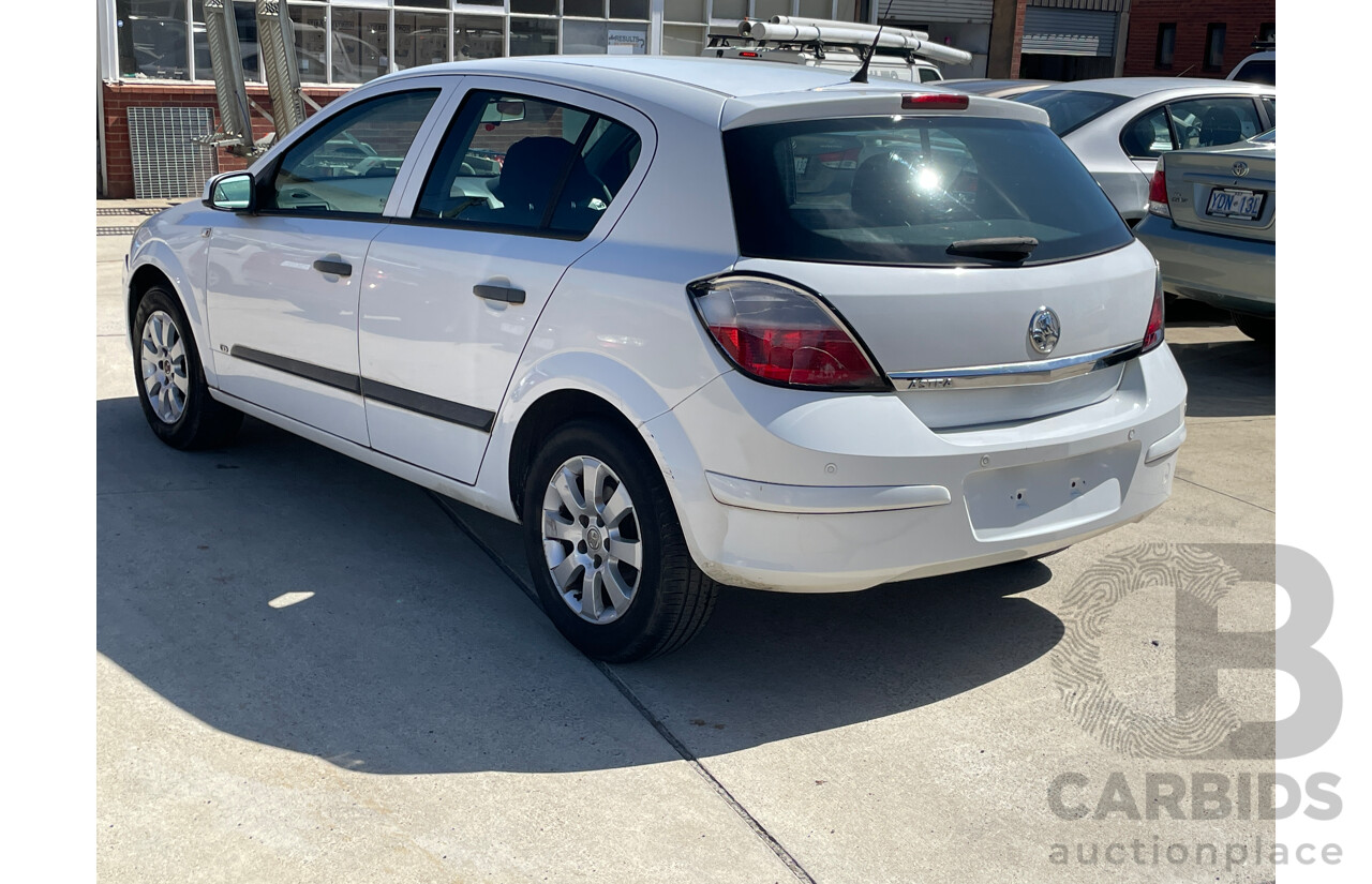 7/2007 Holden Astra CD AH MY07 5d Hatchback White 1.8L