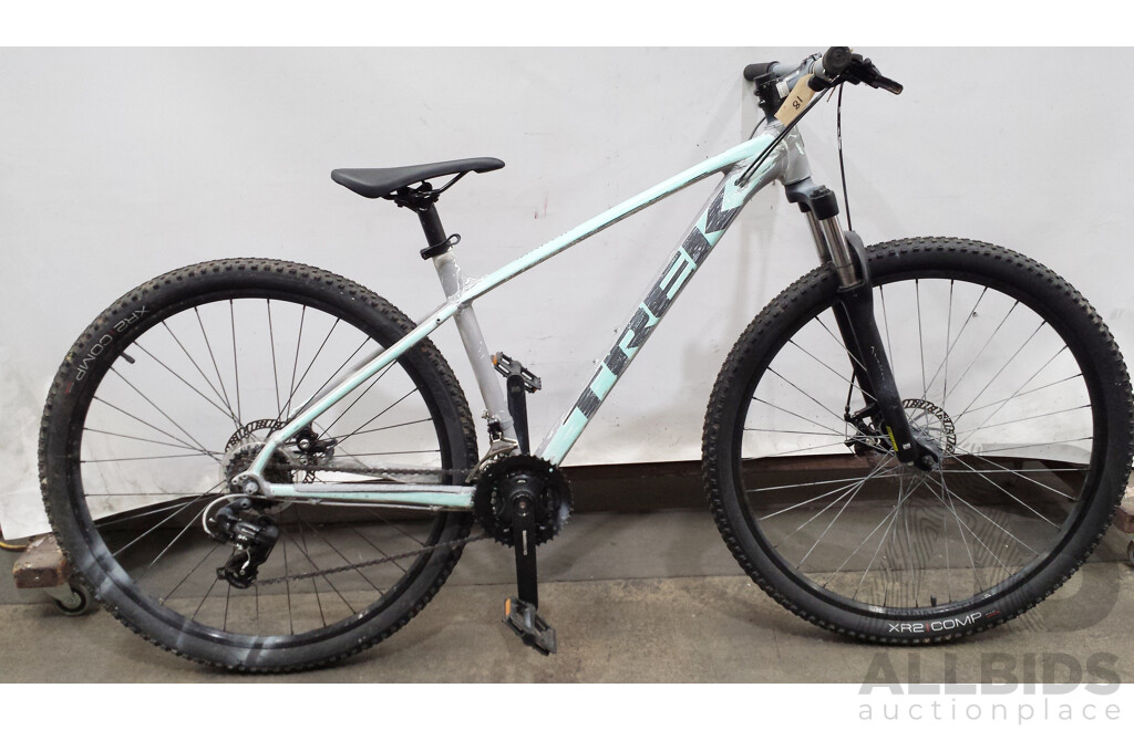 Trek Marlin 4 20 Inch Front Suspension Mountain Bike