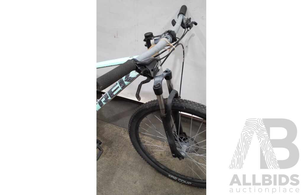 Trek Marlin 4 20 Inch Front Suspension Mountain Bike