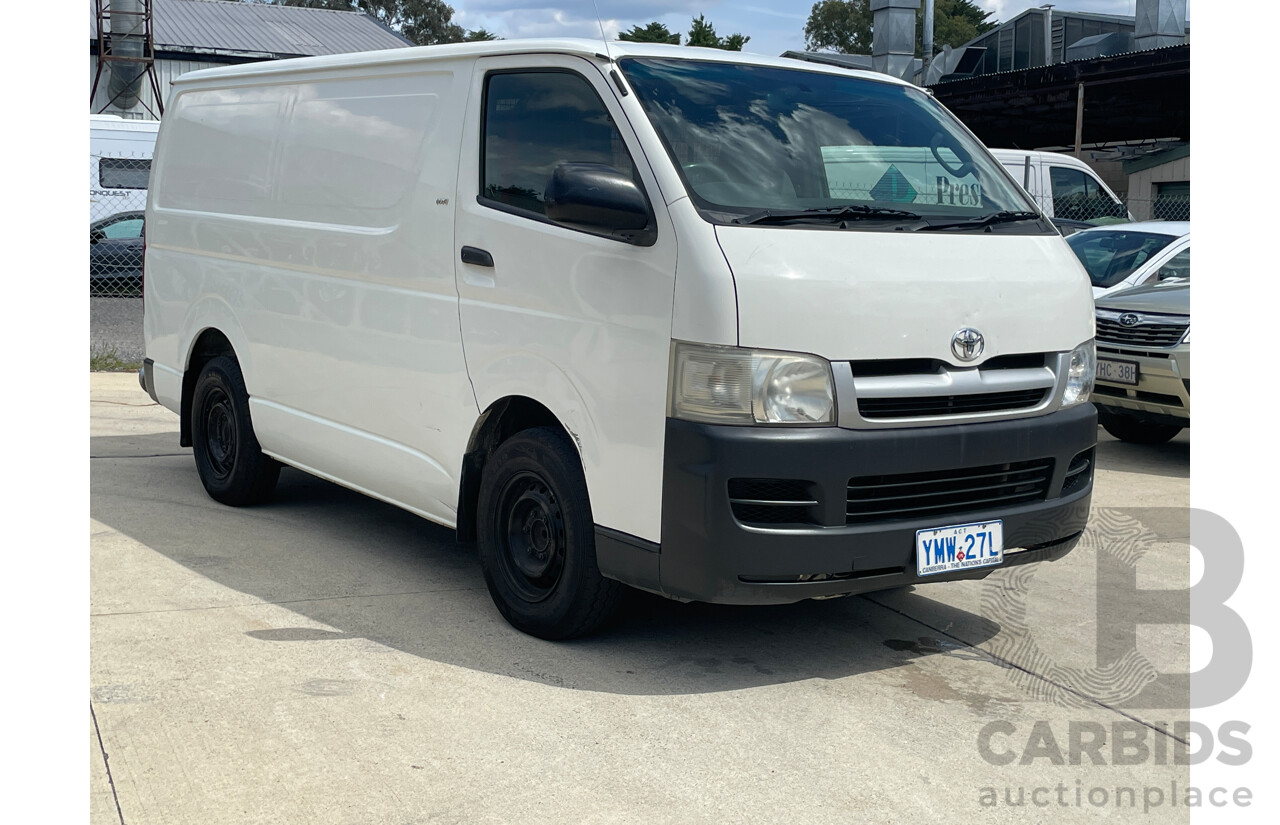 6/2007 Toyota Hiace LWB TRH201R MY07 4d Van White 2.7L