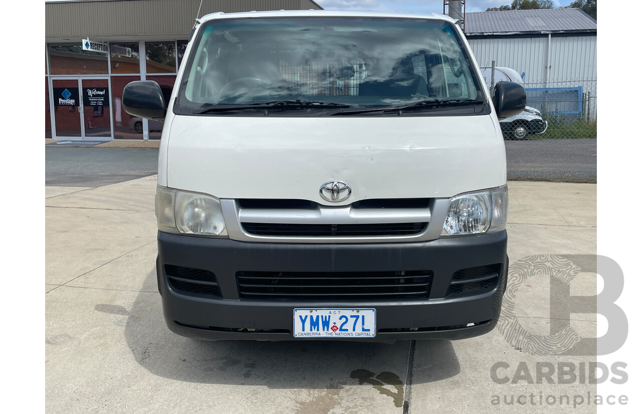 6/2007 Toyota Hiace LWB TRH201R MY07 4d Van White 2.7L