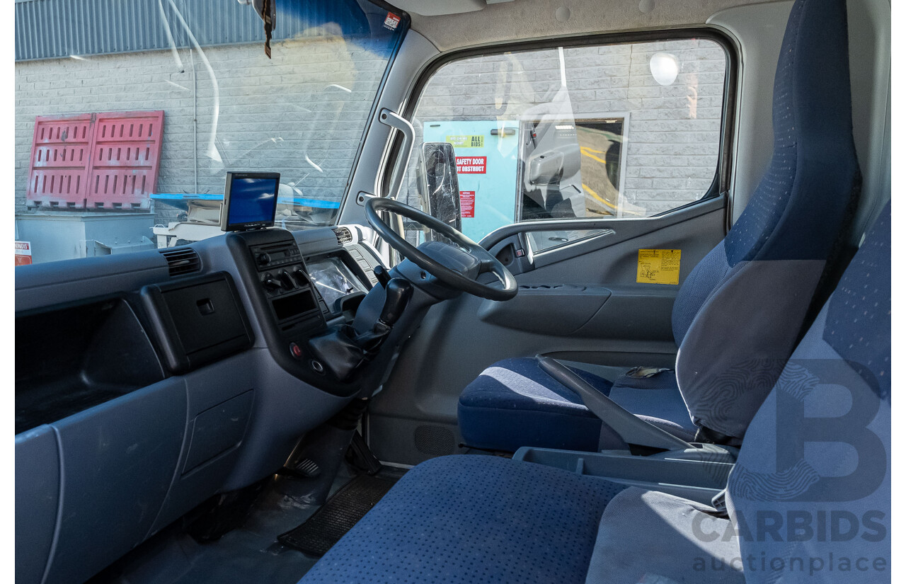 12/2007 Mitsubishi Canter Fuso 7/800 Tipper Truck with HIAB 2d White 3.9L Turbo Diesel