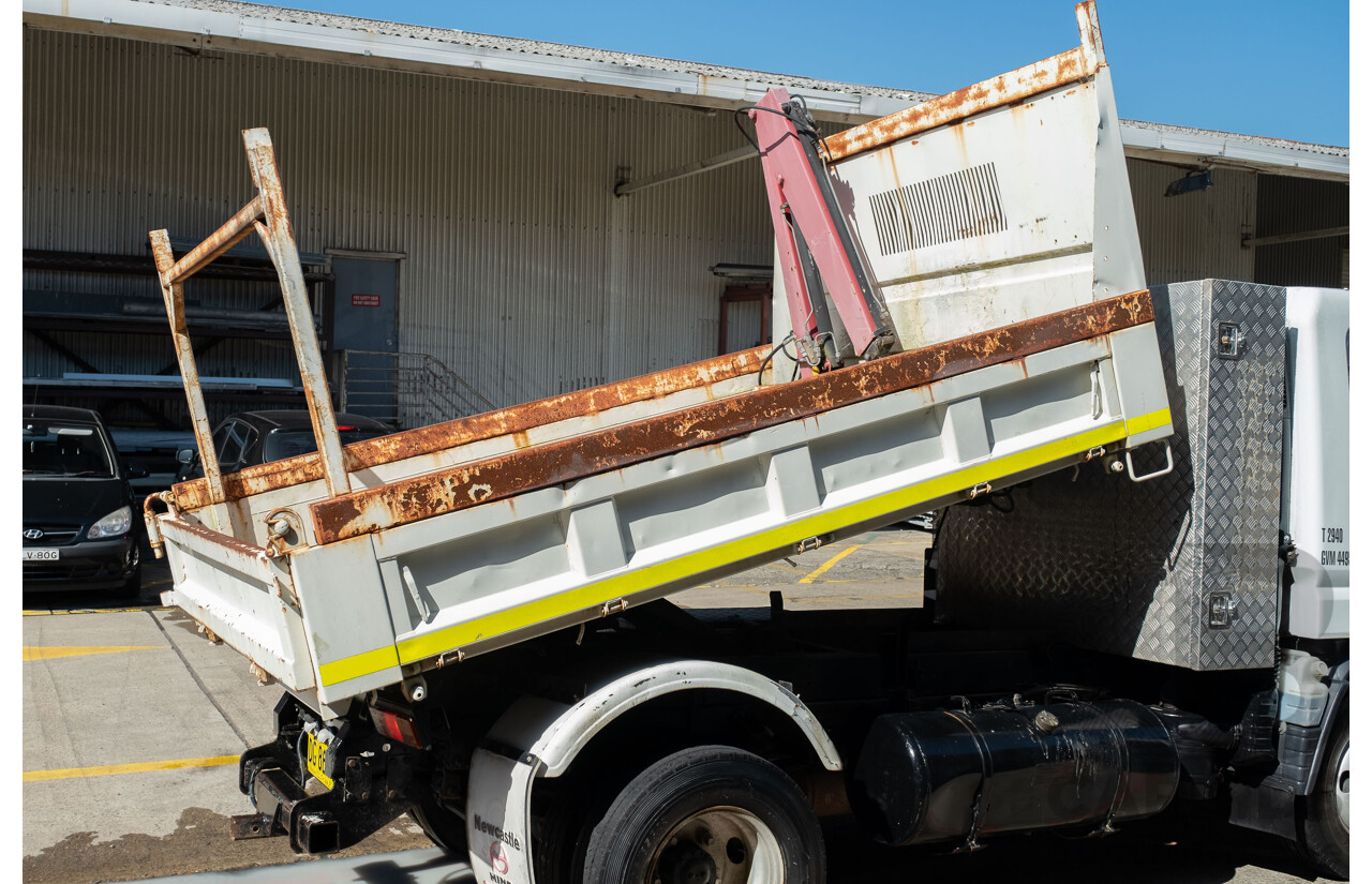 12/2007 Mitsubishi Canter Fuso 7/800 Tipper Truck with HIAB 2d White 3.9L Turbo Diesel