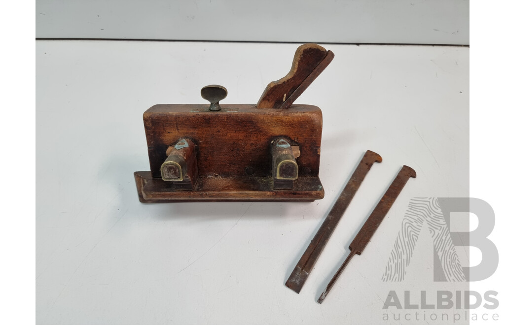 Antique Moulding Plane and Blades