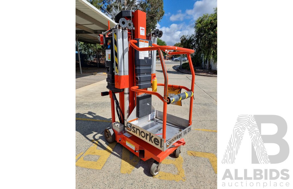 Snorkel UL25 Push-Around Mast Lift
