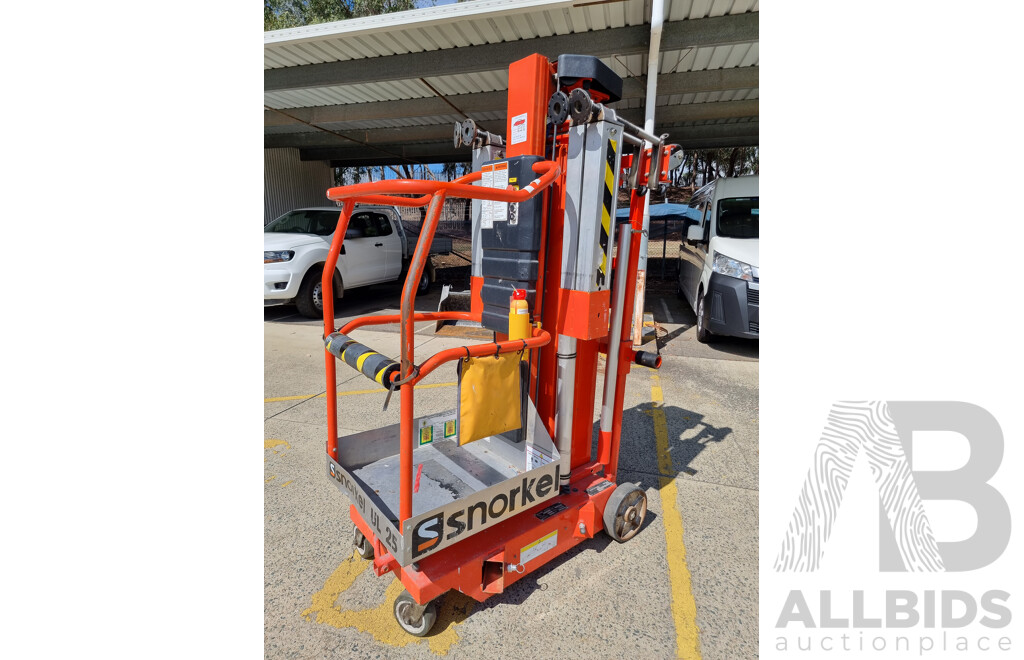 Snorkel UL25 Push-Around Mast Lift